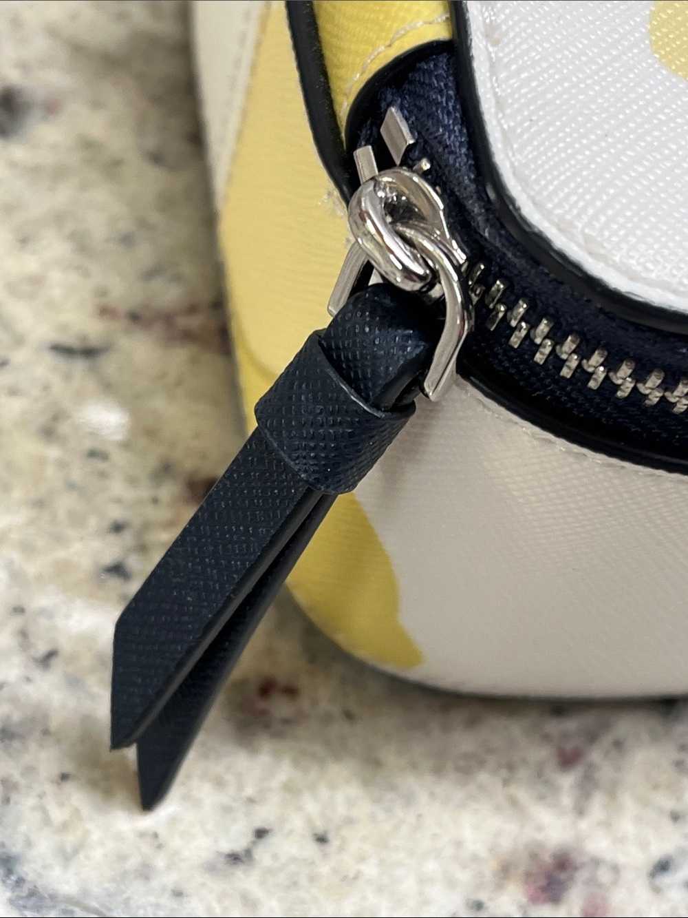 Kate Spade Lemon Zest Compact Jewelry Travel Case EUC - Picture 5 of 10